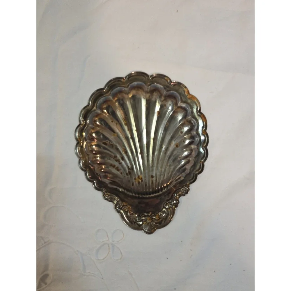 Vintage Silver Plated Leonard Clamshell Dish